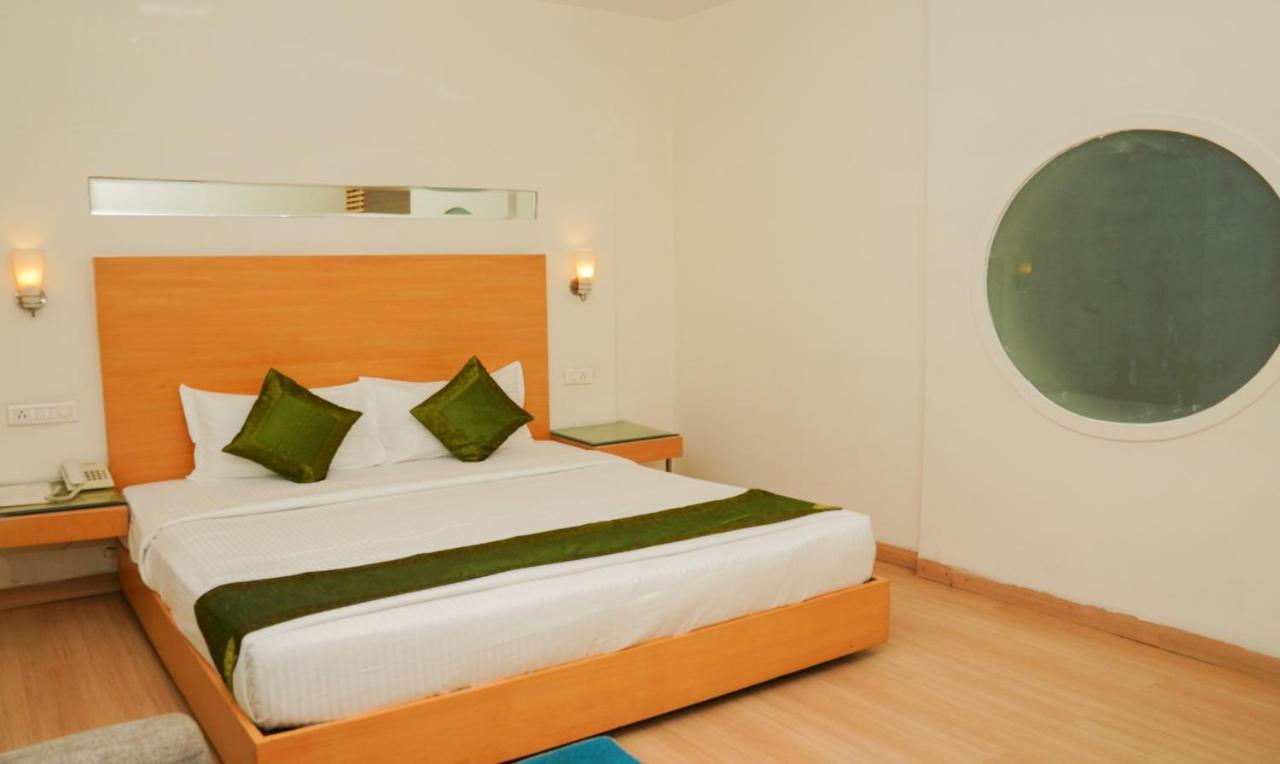 Oyster Suites Hyderabad Exterior photo